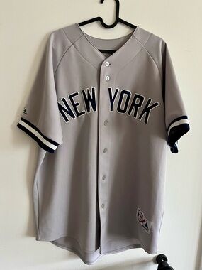 NEW YORK YANKEES Vintage Majestic JERSEY ALL SEWN Size MEN'S LARGE